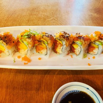 MOMO Sushi - Smoky Roll-- a perfect match of spicy tuna, seared pepper salmon and mango! I feel cheered! - Sushi Bars Near Me - Mill Creek, Washington MOMO Sushi - Smoky Roll-- a perfect match of spicy tuna, seared pepper salmon and mango! I feel cheered! - Sushi Bars Near Me - Mill Creek, Washington