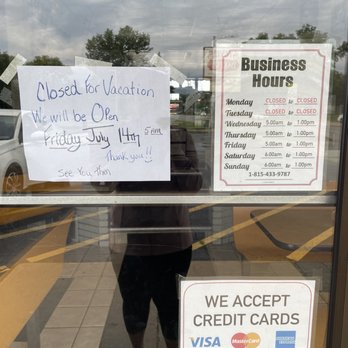 Steve's Bakery - a sign in the window of a business - Bakeries Near Me - Ottawa, Illinois