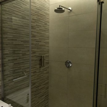 VIP Neptune Terminal 4S - Shower - Airport Lounges Near Me - Madrid, M