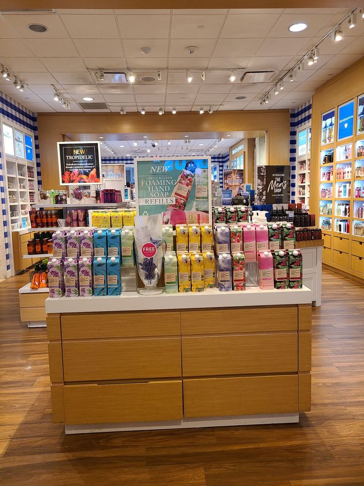 BATH & BODY WORKS Updated October 2024 6611 Newberry Rd, Gainesville, Florida Cosmetics