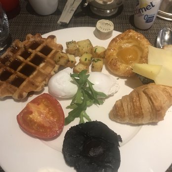 Blue Boar - British Near Me - London, XGL