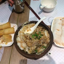 東哥點心籠仔蒸飯專門店 - Shrimp spring roll with salad (a big no), steamed rice (with plenty of soy sauce), cruller in rice roll
