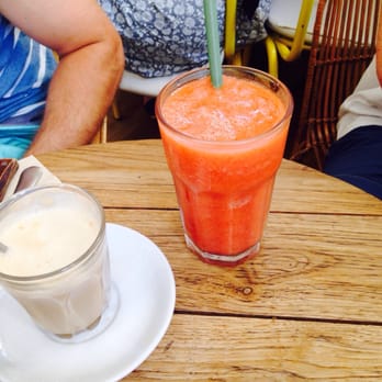 Brunch & Cake - Smoothie and iced coffee - Breakfast & Brunch Near Me - Barcelona, B Brunch & Cake - Smoothie and iced coffee - Breakfast & Brunch Near Me - Barcelona, B