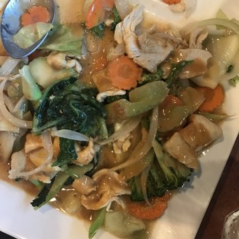 Thai Basil - Thai Near Me - Lake Oswego, Oregon