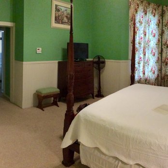 Pemberley's at The Jones House - The Jones House.  Genevieve's Room. - Bed & Breakfast Near Me - Nacogdoches, Texas