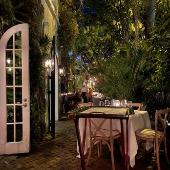 Casa Tua - Patio - Italian Near Me - Miami Beach, Florida Casa Tua - Patio - Italian Near Me - Miami Beach, Florida