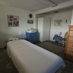 Somata Massage - Get massage in a cheerful, serene space.