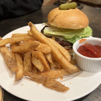 Pasadena Hotel & Pool - Hamburger with a side of fries - Hotels Near Me - Pasadena, California