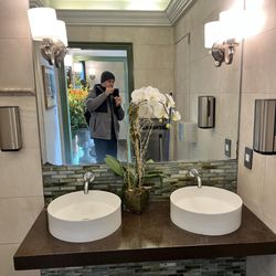 Bryant Park Bathroom - Spotless sinks and clean everywhere else !