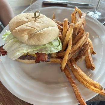 Jesse's On the Bay - Burger - Steakhouses Near Me - Gulf Shores, Alabama