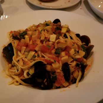 Old Ebbitt Grill - A little bit of everything (clams) - Bars Near Me - Washington, DC, District of Columbia Old Ebbitt Grill - A little bit of everything (clams) - Bars Near Me - Washington, DC, District of Columbia