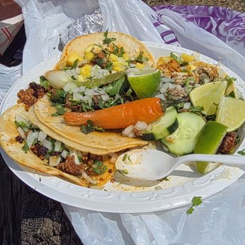 La Patrona Taco Truck - Street Vendors Near Me - New Haven, Connecticut