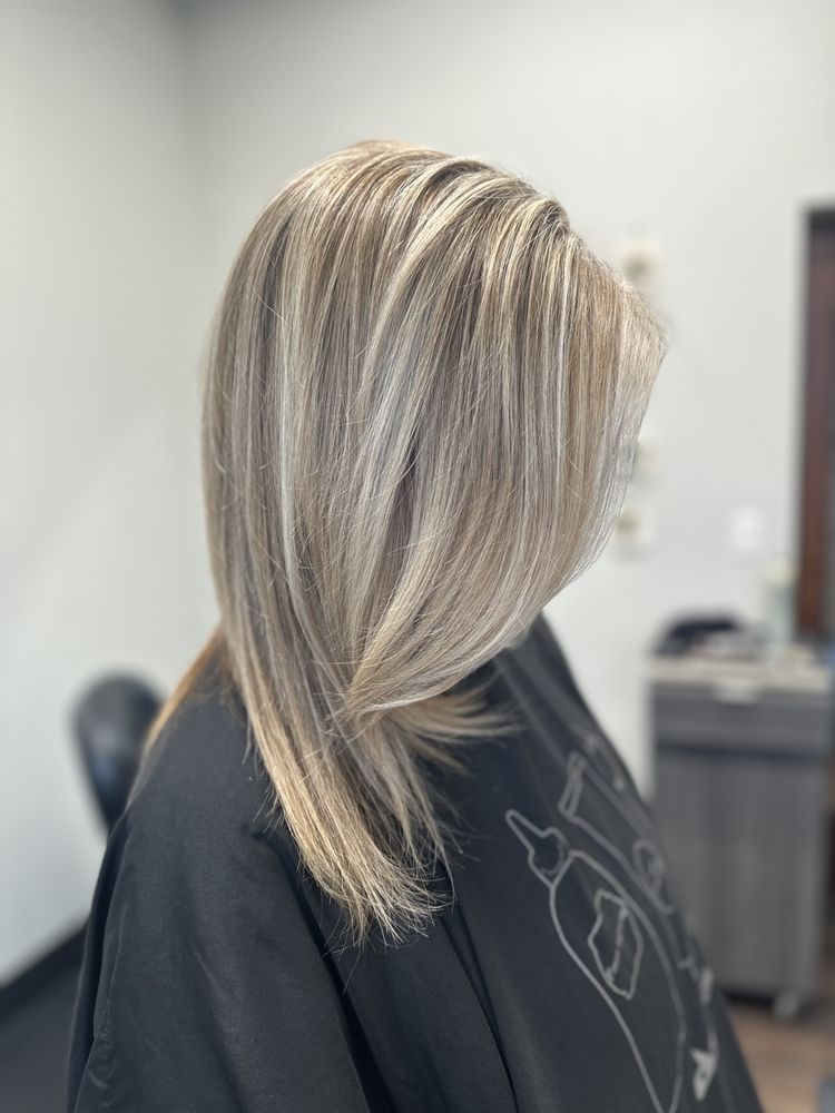 Wildflower Hair Lounge Logo
