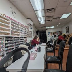La Muse Nail Salon - Inside