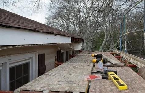 Slide of Jerry's Roofing Of Tampa Bay