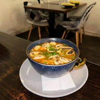 Kin Long Beach - Thai Near Me - Long Beach, California