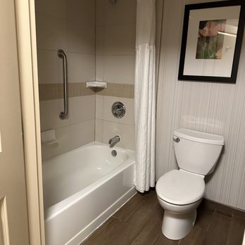 Hilton Garden Inn Pittsburgh University Place - bathroom 1 - Hotels Near Me - Pittsburgh, Pennsylvania Hilton Garden Inn Pittsburgh University Place - bathroom 1 - Hotels Near Me - Pittsburgh, Pennsylvania