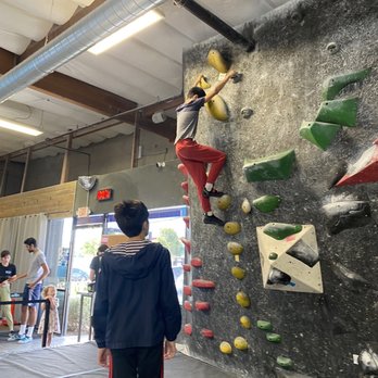 Hangar 18 - Orange - Climbing Near Me - Orange, California