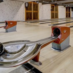 Midway Lanes Bar & Grill