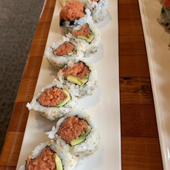 Tora Sushi Lounge - spicy tuna roll - Sushi Bars Near Me - Seaside, Oregon
