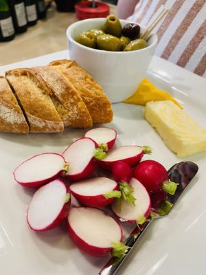 Hela Provisions by null