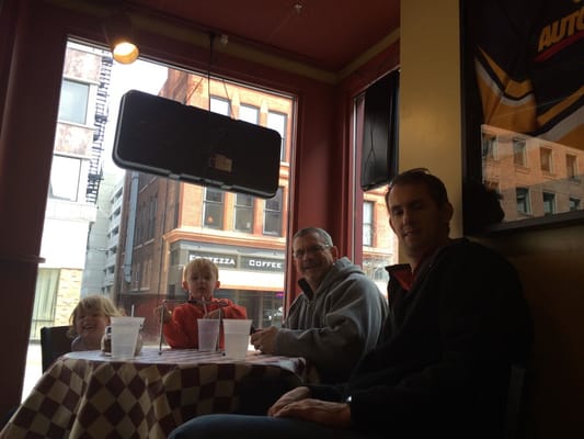 816 Pint & Slice by null