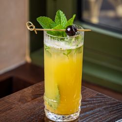 Olio e Più - Pinamenta (Non-Alcoholic) Cocktail - OLIO E PIÙ DC