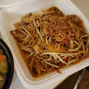 Red Pepper Thai-Viet Restaurant - This is a bit far from what I would accept as pad thai, but still filling - Vietnamese Near Me - Ottawa, Ontario Red Pepper Thai-Viet Restaurant - This is a bit far from what I would accept as pad thai, but still filling - Vietnamese Near Me - Ottawa, Ontario