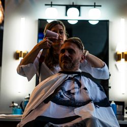Throne Traditional Barbershop