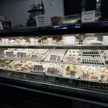 Libby's Italian Pastry Shop - Ice Cream & Frozen Yogurt Near Me - New Haven, Connecticut