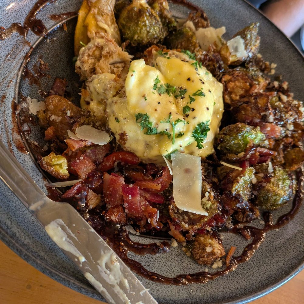 VINE - Benny with the Crab Cakes! - Breakfast & Brunch Near Me - Red River, New Mexico