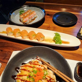 Crazy Rock'N Sushi - SALMON BLUE CRAB - B.S.C.R. (BAKED) - Sushi Bars Near Me - Glendale, California Crazy Rock'N Sushi - SALMON BLUE CRAB - B.S.C.R. (BAKED) - Sushi Bars Near Me - Glendale, California