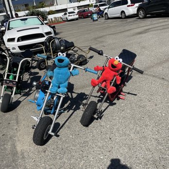 Venice Beach - Cute mini bikes - Beaches Near Me