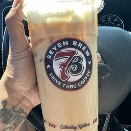 Large Iced cinnamon roll blondie Extra sweet Lite ice Almond milk Add banana & toasted marshmallow Caramel drizzle  Cold foam