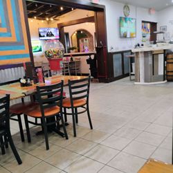 El Paso Mexican Grill - The front entrance. This restaurant is very clean.