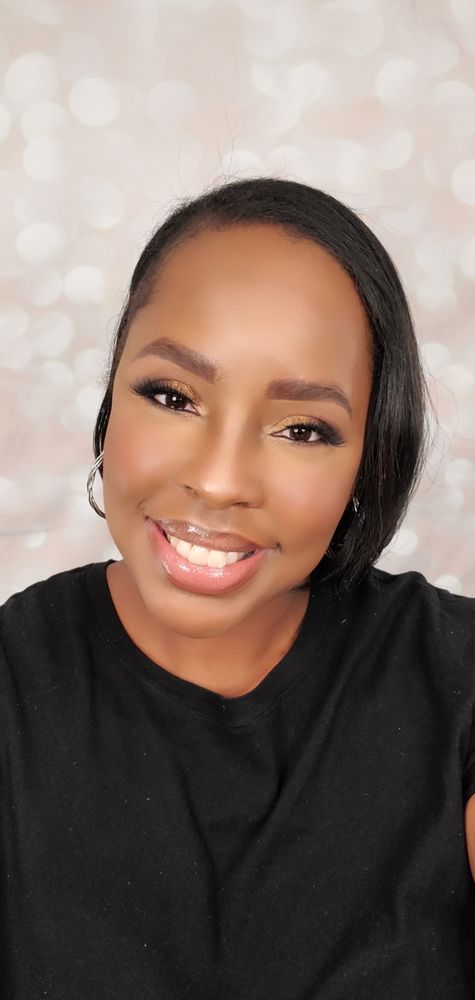 Rosado Beauty by Lonnie Logo