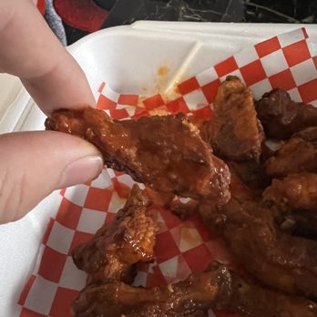 2 For 1 Pizza - Traditional Wings - Pizza Near Me - Los Angeles, California