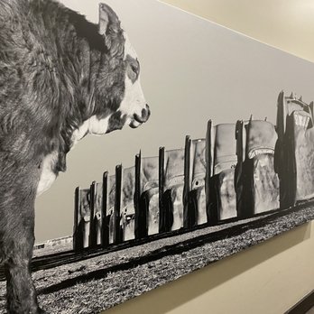 Prime Farm to Table - Great art throughout the restaurant - New American Near Me - Flower Mound, Texas