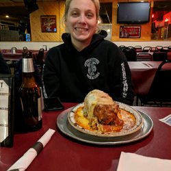 Order the Meatball sandwich!!!! Its amazeballs