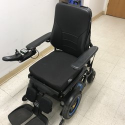 Express Pawn - Have this electric wheel chair new $5600 hardly used wanna make a deal $ thinking $3500 plenty of money to make by you