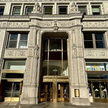 Fannie May Fine Chocolates - Located in a stunning building - Chocolatiers & Shops Near Me - Chicago, Illinois