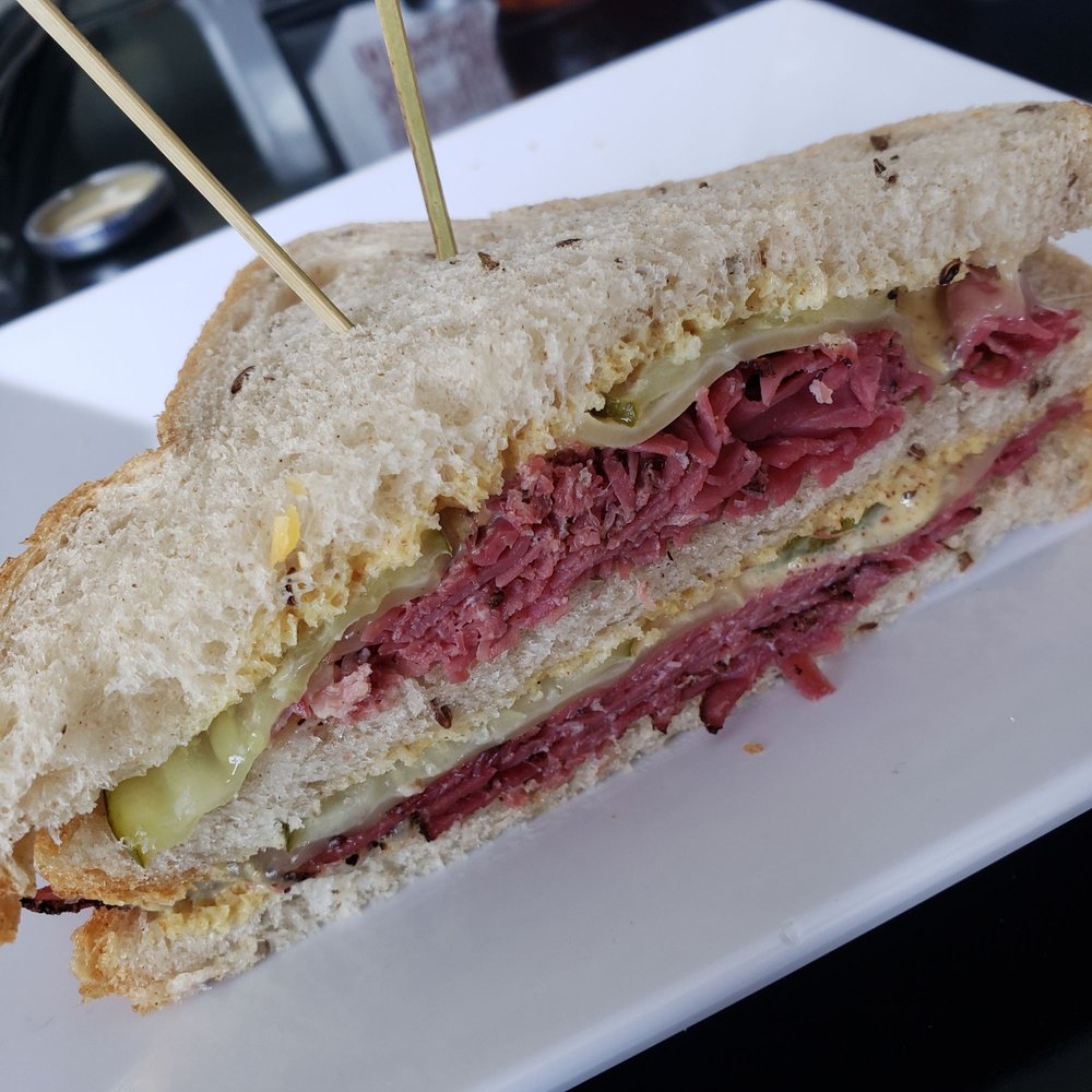 NEW YORK DELI CUISINE Updated September 2024 44 Photos Av. Luis