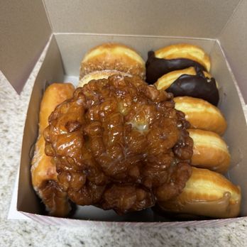 Manley's Donut Shop - $28 for 14 doughnuts?!? - Donuts Near Me - San Jose, California