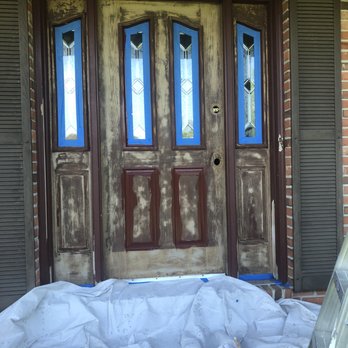 Blaze Handyman Services - Before picture of a front door before painting. - Handyman Near Me Blaze Handyman Services - Before picture of a front door before painting. - Handyman Near Me