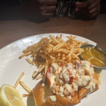 J. Alexander's Restaurant - Lobster roll - Steakhouses Near Me - Annapolis, Maryland