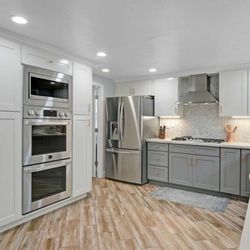 Kitchen Remodeling Authority - Kitchen Cabinets, Coutertop and Backsplash Installation.
Full Kitchen Remodel in Walnut Creek - CA