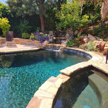 Camarillo Spring Garden Tour - I could sit by this pool all afternoon! - Tours Near Me - Camarillo, California