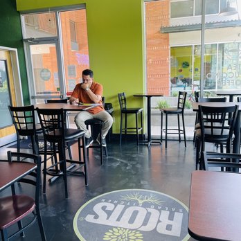 Roots Salad Kitchen - Dinning area - Salad Near Me - San Antonio, Texas