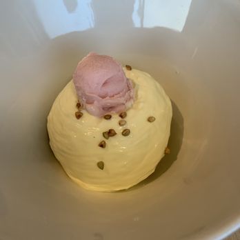 Miro Kaimuki - Peach sorbet, cream, sponge cake - Asian Fusion Near Me - Honolulu, Hawaii