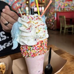 Ed's Burger Joint - Candy shop milk shake